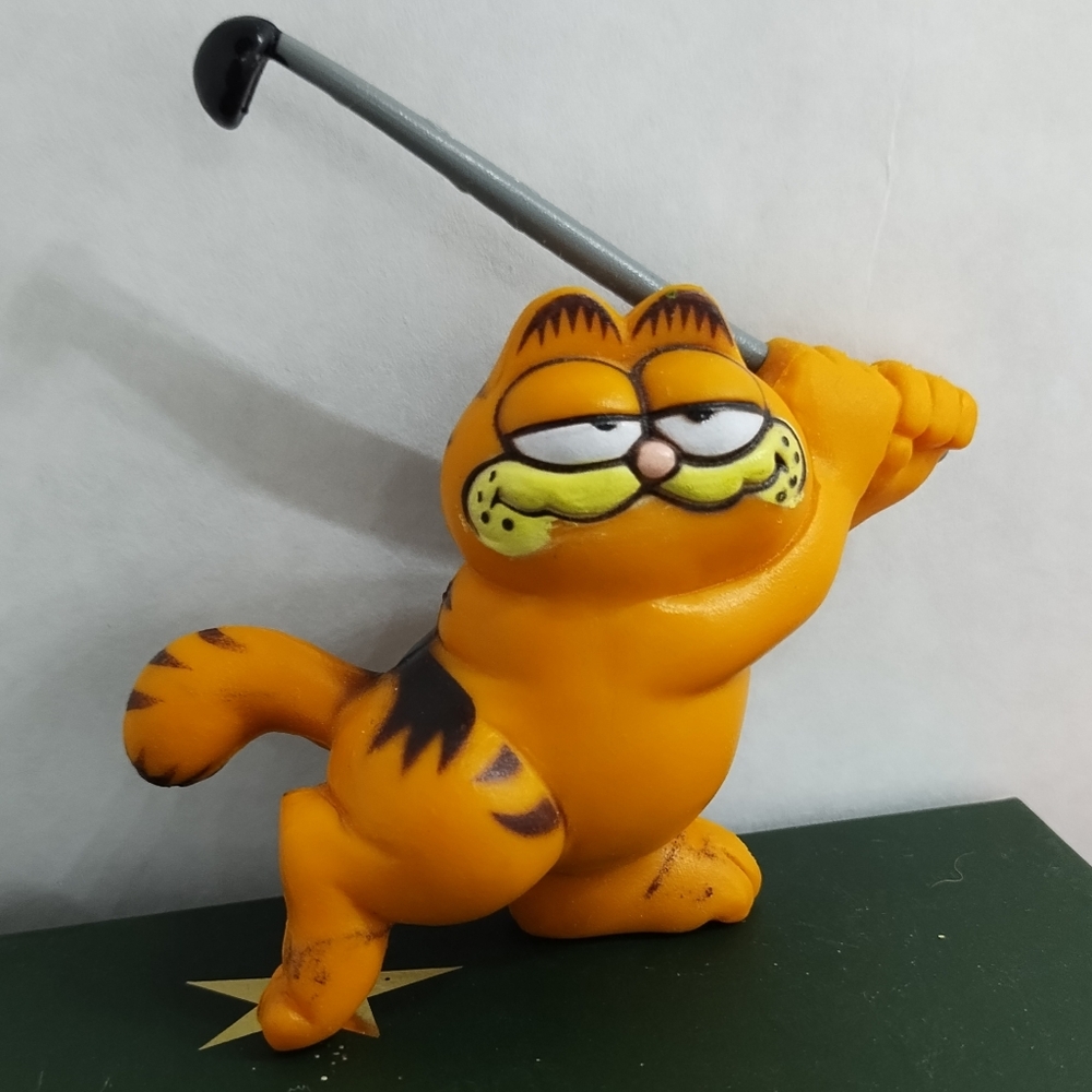 Vintage Garfield Golfing Swinging a Golf Club Toy Figure 80s United Syndicate